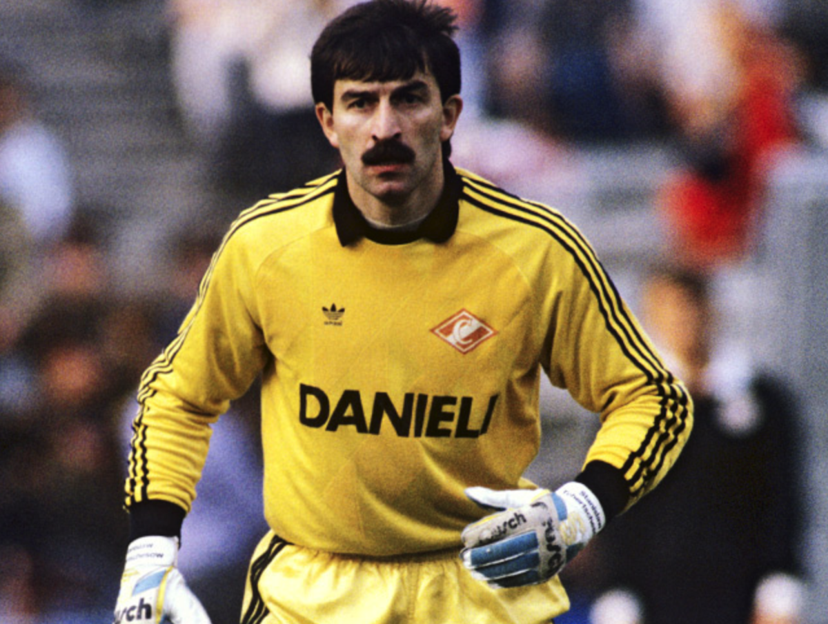 Станислав Черчесов на страже ворот