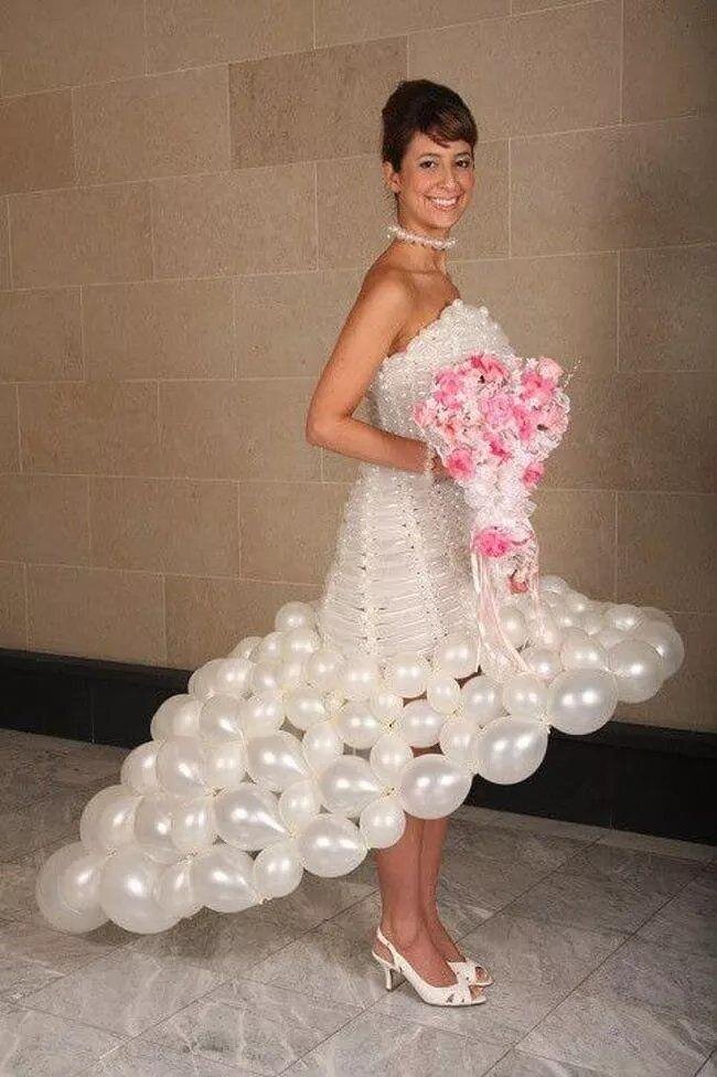 В Нью-Йорке выбрали лучшее свадебное платье из туалетной бумаги
