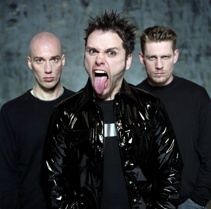 Клевая куртка. Ее сшили из бараней шерсти, которая когда то жила в ауле вместе с Хабибом Нурмагомедовым. 