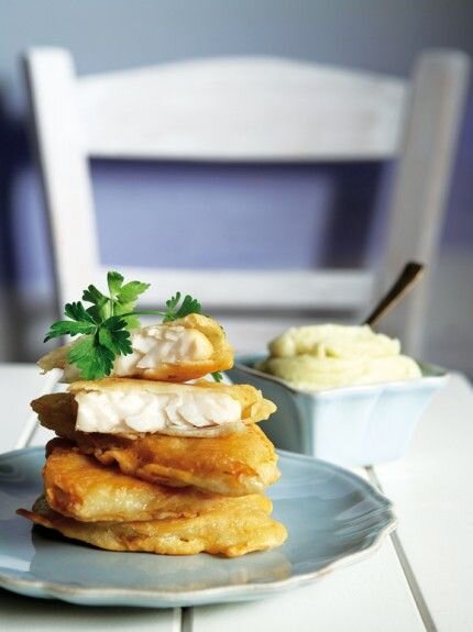 Треска с чесночным пюре  Бакальярос скордалья (Μπακαλιάρος σκορδαλιά) - традиционное греческой блюдо. Фото с сайта Visit Greece