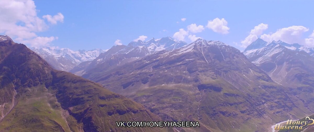  Кадр из фильма «Момент за моментом»: Гималайские горы, сделанный мной