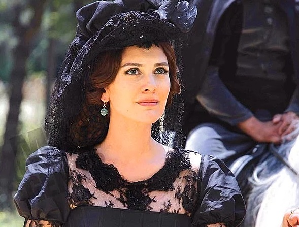 Бергюзар Корель в сериале «Великолепный век»