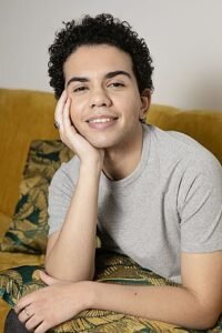 Кира Белл, трансгендер
