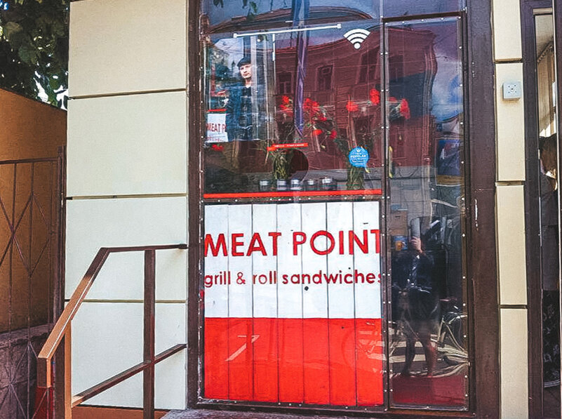 2013 год. Так выглядел первый киоск Meat Point на Большой Никитской