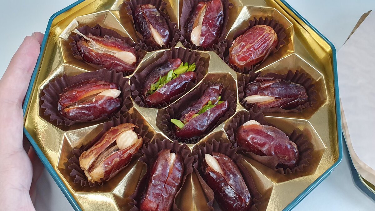 Финики с миндалем в шоколаде Chocolate Dates Assorted 100 гр