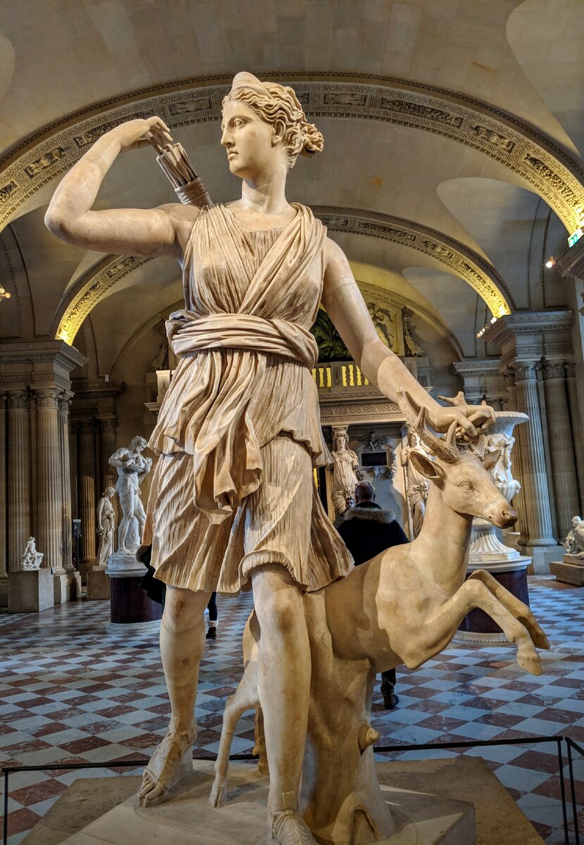 Артемида статуя Лувр