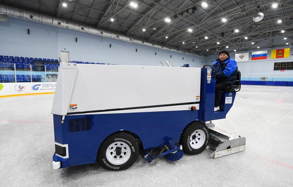 В Твери на катке «Орбита» появилась новая машина для заливки льда