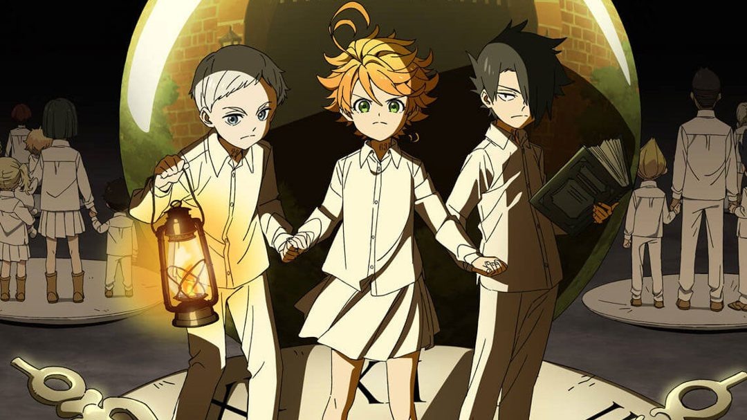 ОПИСАНИЕ СЮЖЕТА «ОБЕЩАННЫЙ НЕВЕРЛЕНД» Сироты Эмма и Рей считают, что им очень повезло. Они попали не в страшные приюты, где издеваются над голодными детьми. Они живут в доме «Грейс Филд», сотрудники которого окружили заботой и любовью своих воспитанников. Ребят вкусно кормят, одевают в белоснежные одежды, дают прекрасное образование. Когда детям исполняется 12 лет, смотритель приюта Изабелла, которую за доброту называют мамой, отводит воспитанников в семьи приёмных родителей.

Единственно, что не нравится сиротам, − это запрет покидать территорию приюта «Грейс Филд» и даже близко подходить к ограждению. Внимательная Изабелла строго следит за соблюдением правил. Не было ни одного нарушения со стороны детей. Смышлёные Эмма и Рей узнают, что одну девочку отдают в семью, и решают проследить за важным событием. Им хочется хотя бы что-то узнать, что происходит в мире за стенами заведения. Маленькие разведчики узнают страшную правду. Под предлогом усыновления, детей отдают демонам на поедание. Созревает план сбежать всем приютом, тем более, что главным героям через два дня исполняется 12 лет.