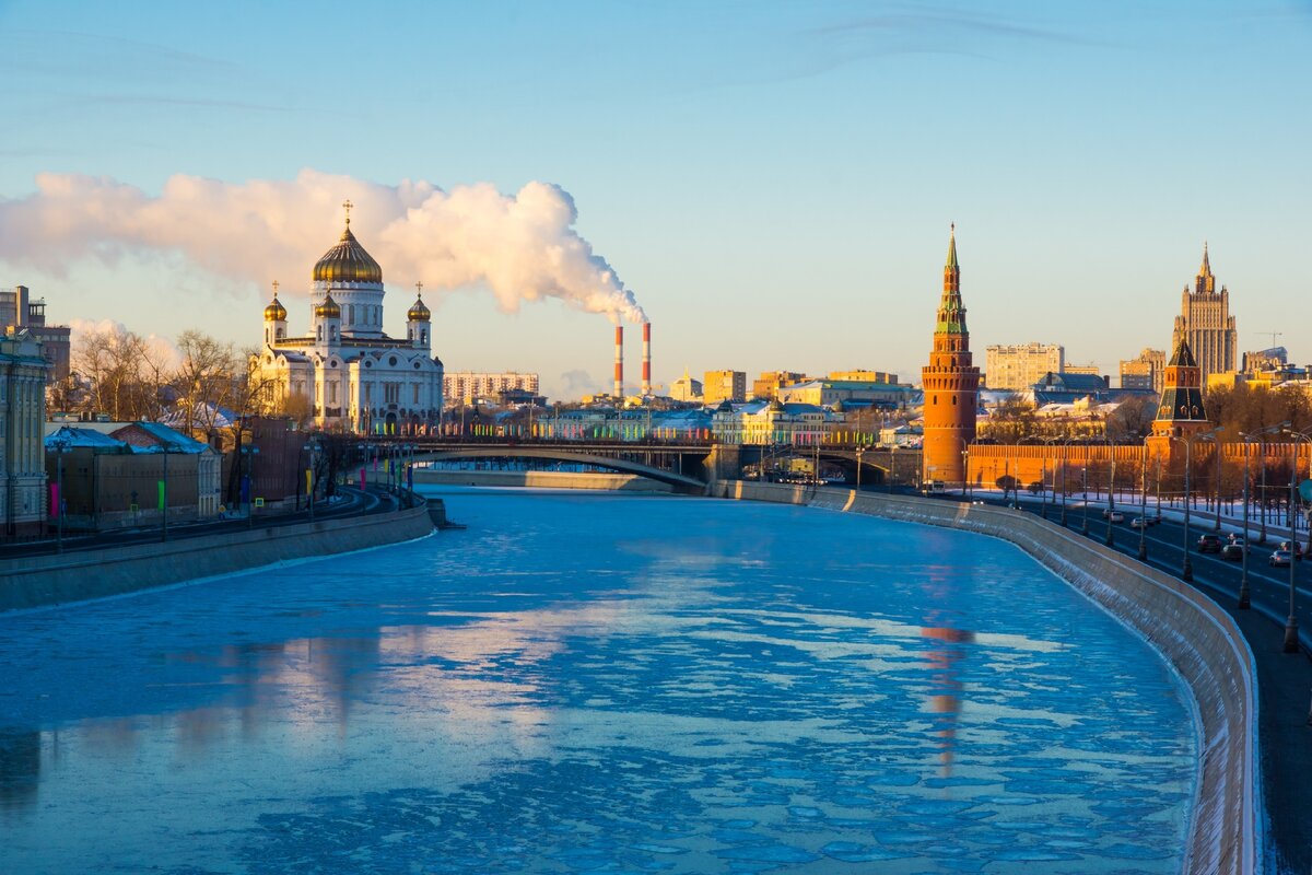 Минимальная ставка аренды квартир в столице выросла относительно декабря 2018-го на две тысячи рублей. 
Самая дешевая квартира января сдается за 22 тысячи рублей в месяц, это «однушка» с гардеробной комнатой в одной из новостроек Южного Бутово. Площадь квартиры — 40 квадратных метров, жилье располагает десятиметровой кухней, застекленной лоджией и собственной гардеробной.

На втором месте в рейтинге самых дешевых столичных квартир оказалась однокомнатная квартира в девятиэтажке, расположенной в десяти минутах транспортом от метро «Славянский бульвар». 35-метровое жилье сдается за 23 тысячи рублей в месяц.