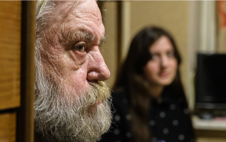 Дмитрий Андреевич со старшей внучкой Аней