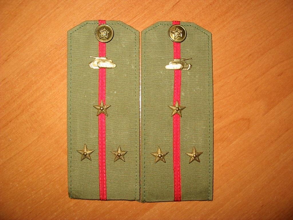 Погоны ракетных войск. Погоны старлей СССР. Погоны старшего лейтенанта армии. Старлей РВСН погоны. Лейтенантские погоны Советской армии