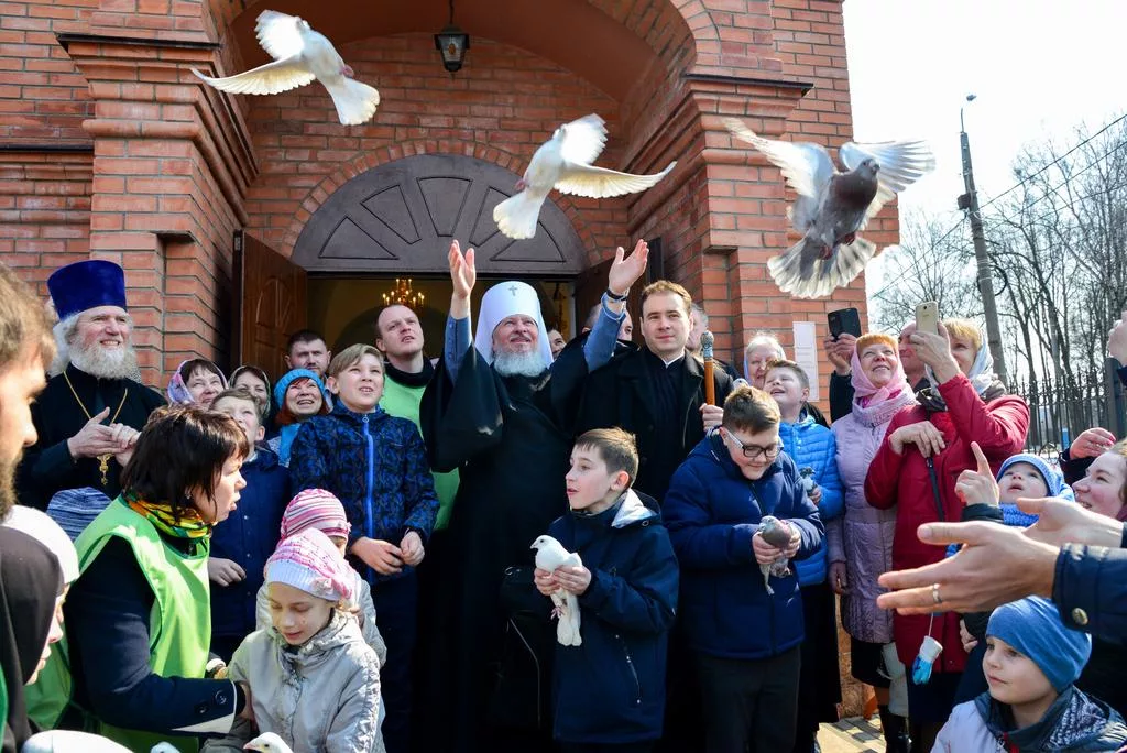 Храм Преображения Господня Брянск. Церковь Рождества Богородицы Брянск. С праздником Благовещения Пресвятой Богородицы. С Благовещением Пресвятой Богородицы.