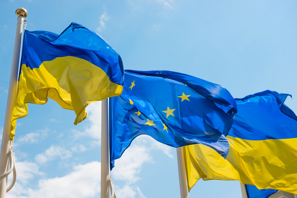 Украина Евросоюз. Украинский флаг. Флаг Украины и ЕС. Украина Европа флаг.