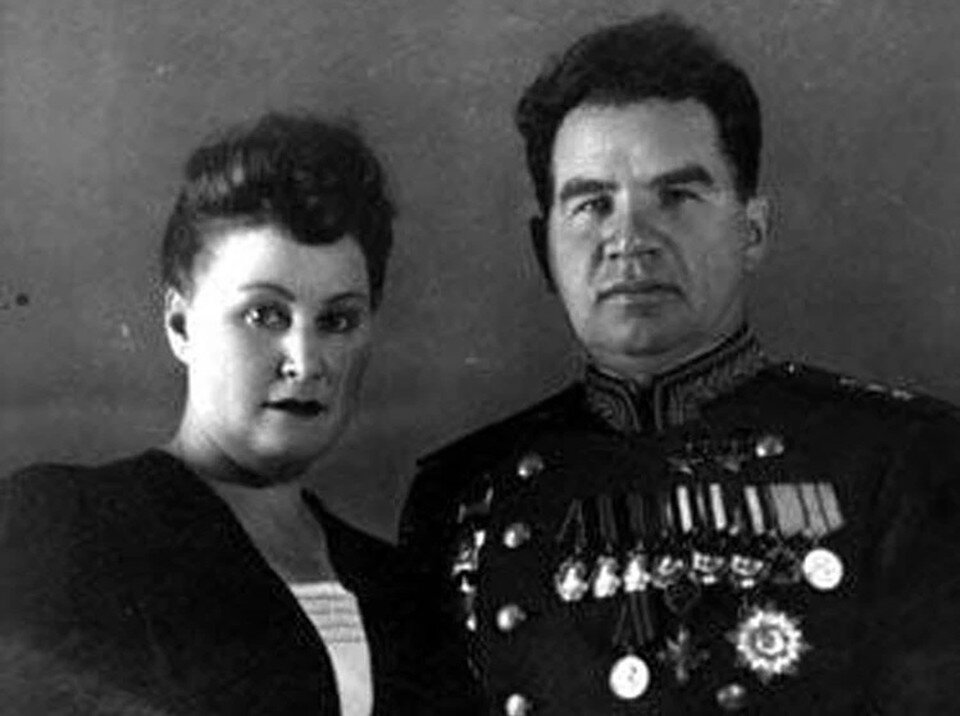     Иван Конев с супругой Валентиной Чуйковой "КП" Архив