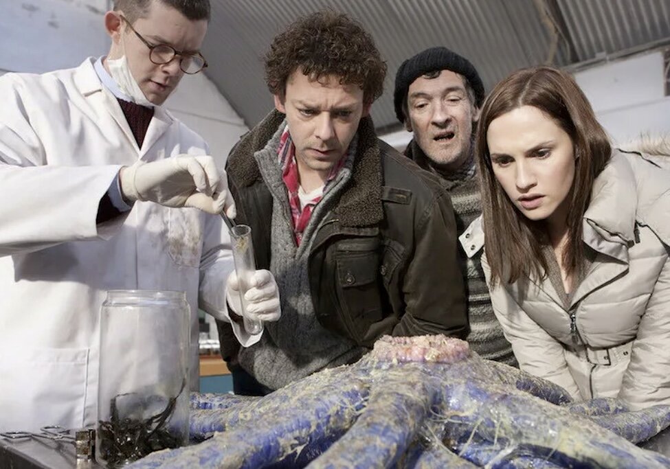 Фантастика, комедия, ужасы. Ирландия, Великобритания. В главных ролях: Рут Брэдли, Ричард Койл, Рассел Тови, Лалор Родди.