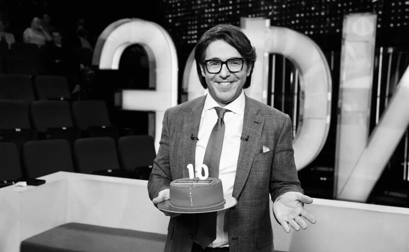 Шоу «Прямой эфир» не раз осуждалось общественностью, деятелями культуры, чиновниками, попадало в центр скандалов и получало судебные иски за клевету и вторжение в частную жизнь