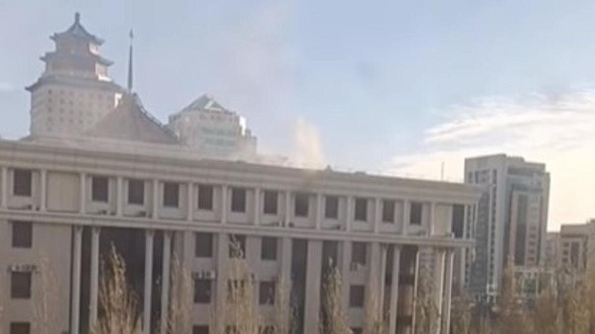    Пожар в здании Минобороны в Астане:instagram.com/astanovka98