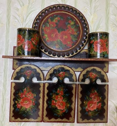    Расписанный кухонный набор – подарок для мамы Фото:  АиФ/ Татьяна Кайнова