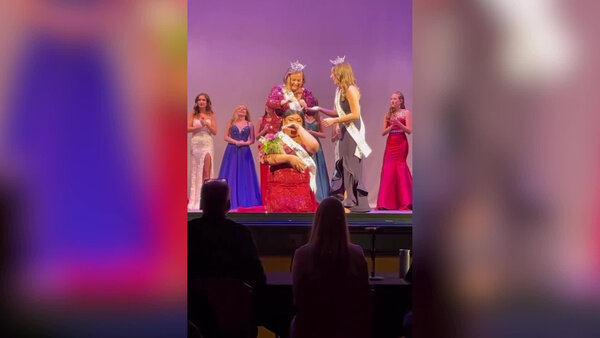 19-летний трансгендер Брайан Нгуен победил на конкурсе красоты "Мисс Америка". Видео © Instagram (запрещён на территории Российской Федерации) / brianannguyen