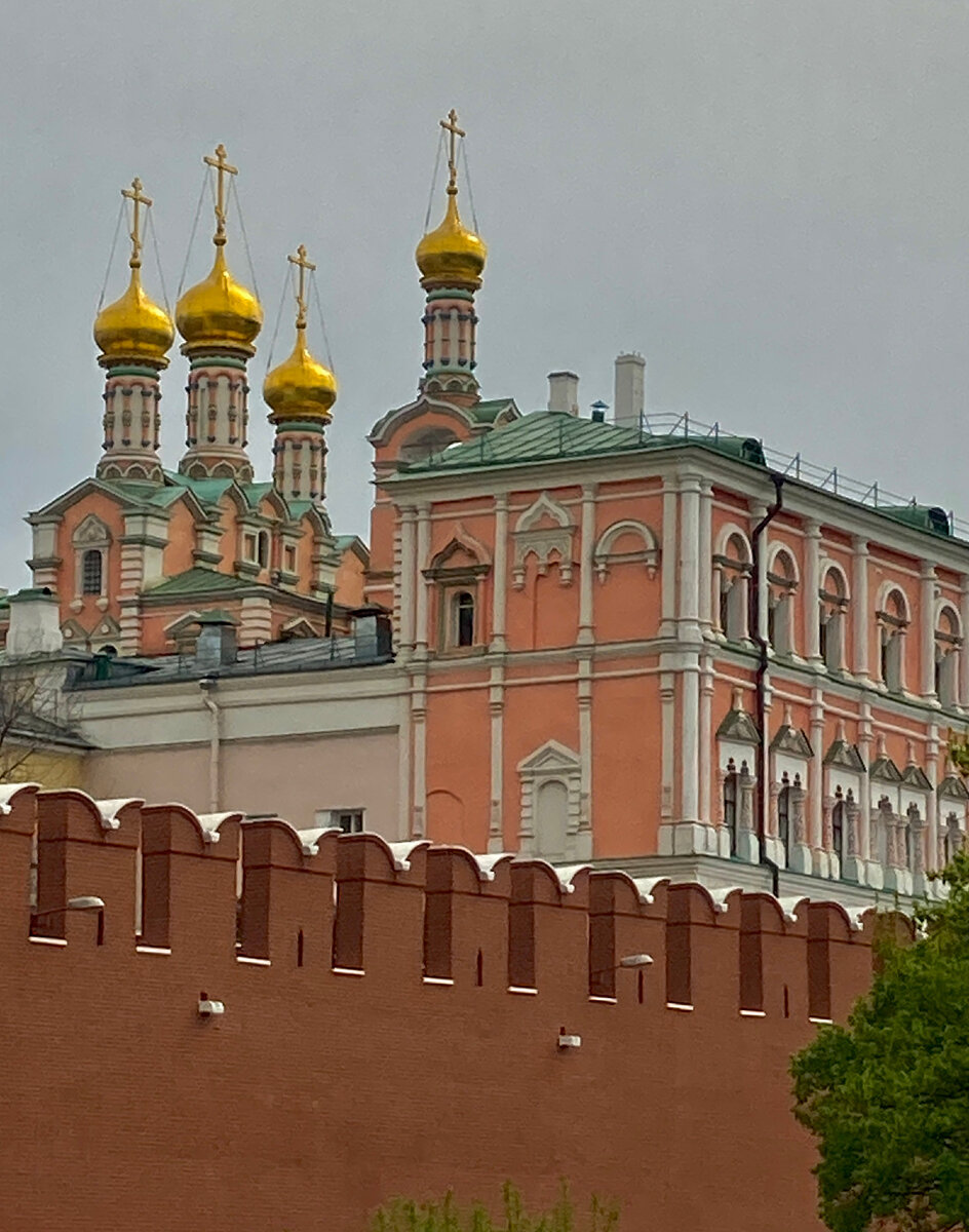 Потешный дворец на территории Московского Кремля, где в «ночи мыши завсегда ходили немалые». Снимок делала с Троицкого моста