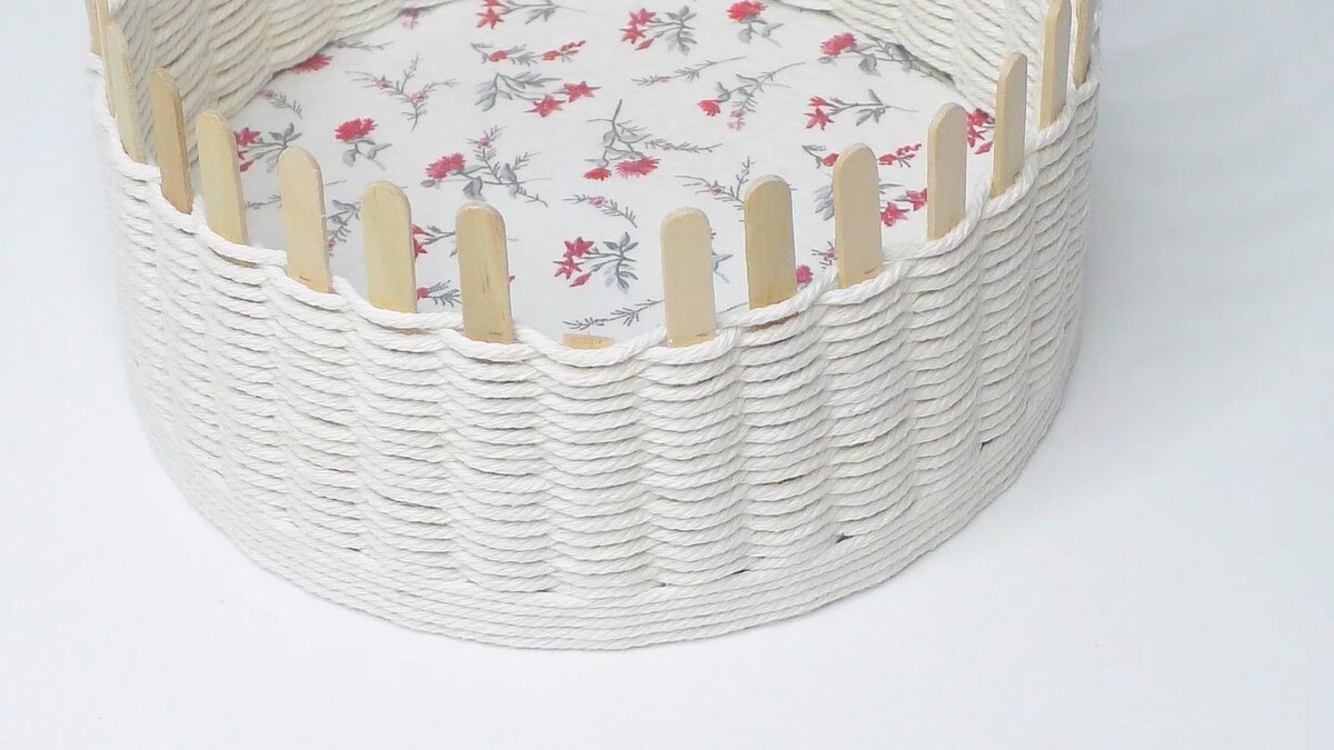 Люблю хранить домашние вещи в красивых корзинках. Накупила в Фикс ...