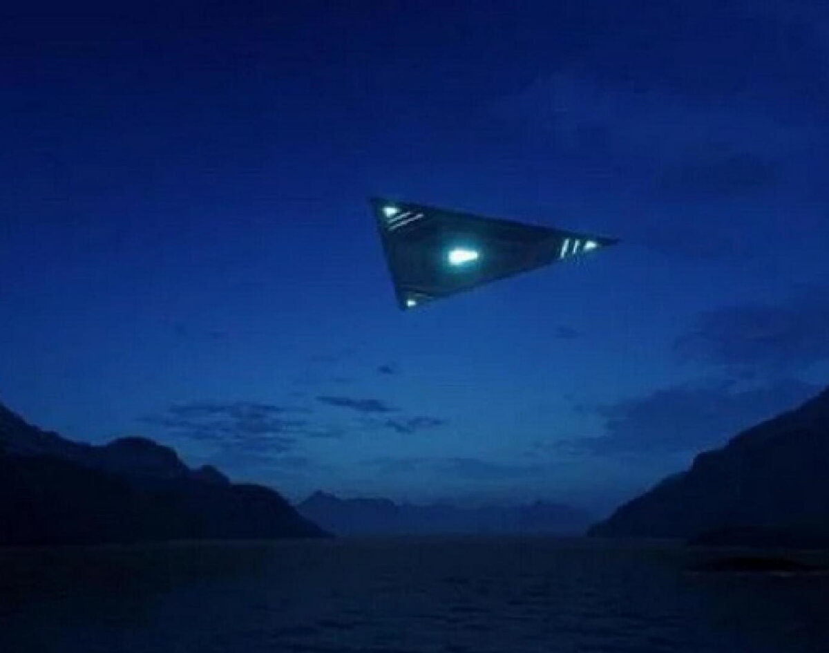 Загадочный треугольный НЛО подлетел к рыбакам. Источник фото: http://hotpoint-news.com/uploads/news/202104/11/thumb_1920x1080_NLO.jpg