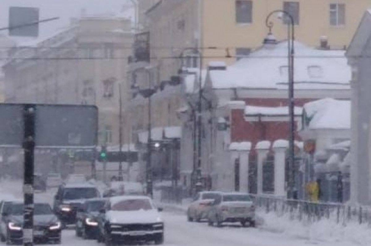    Девятибалльные пробки возникли с утра на улицах Казани