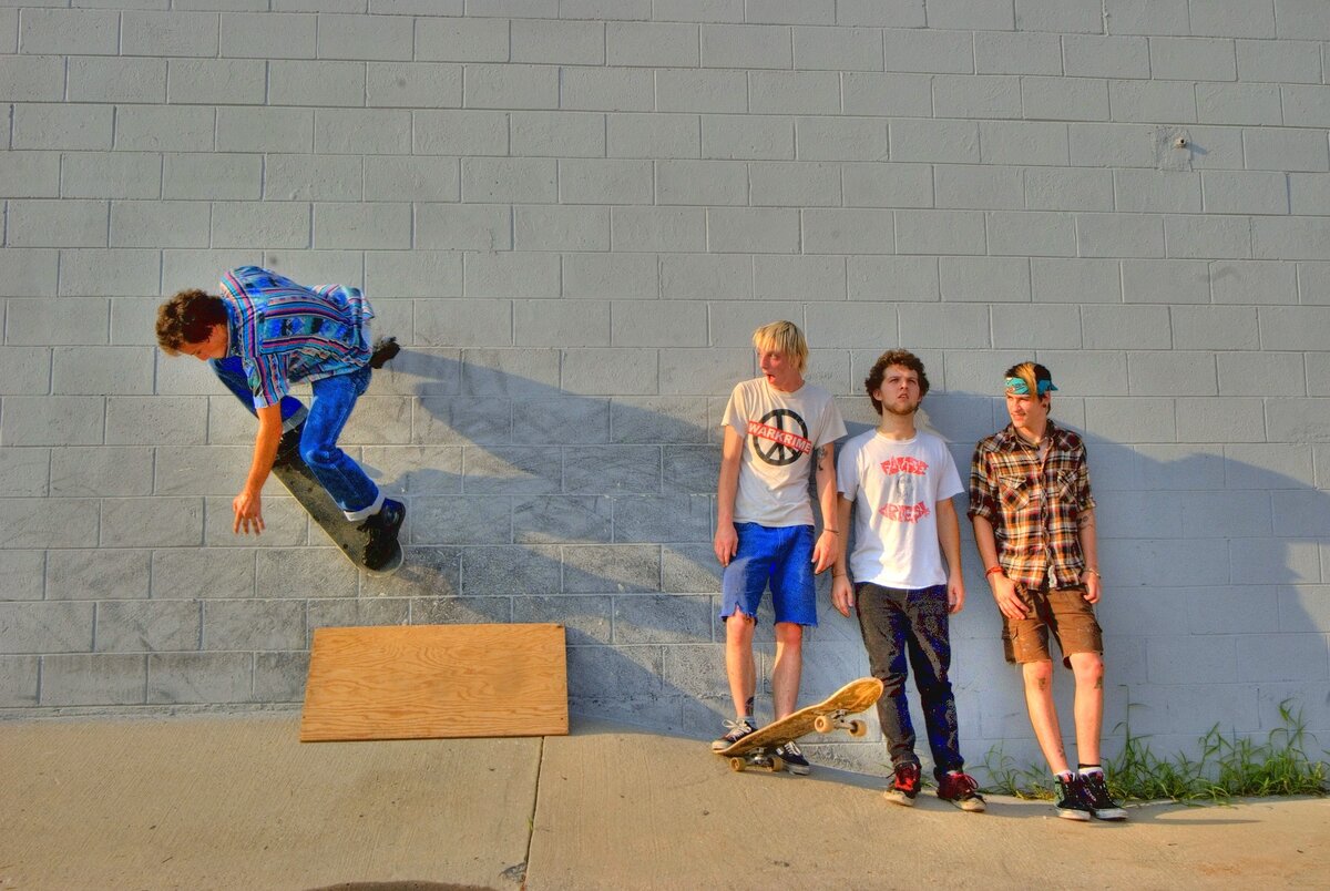 Молодежные эстетики. Подростки скейтеры. Молодежь на скейтах. Подросток на скейтборде. Подросток на скейте.