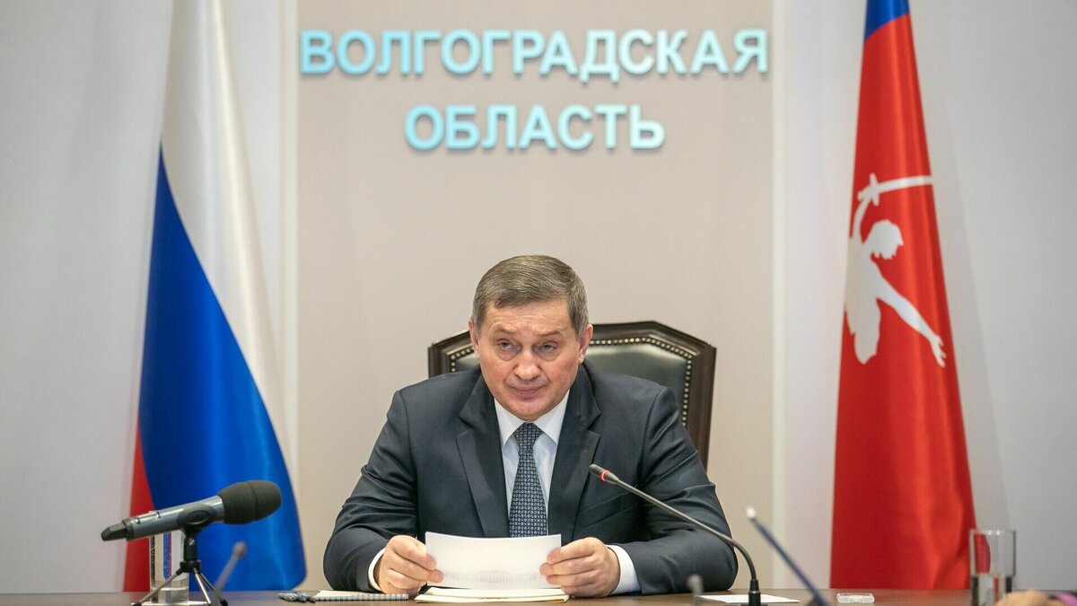     Эпидемиологическая обстановка в Волгоградской области стала ключевой темой на оперативном совещании, которое провел Андрей Бочаров. Несмотря на то, что ситуация в регионе остается контролируемой, глава региона призвал увеличить коечный фонд и внимательнее отнестись к детским мероприятиям.