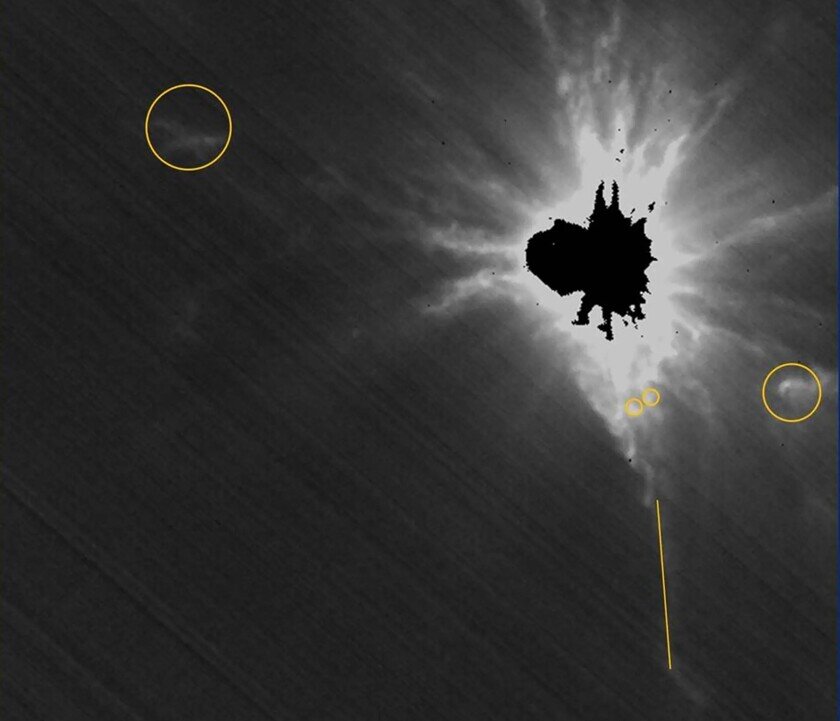    Фото LICIACube сделаны после столкновения зонда и астероида. Кругами отмечены самые значительные выбросы пыли и обломков. Фото: NASA