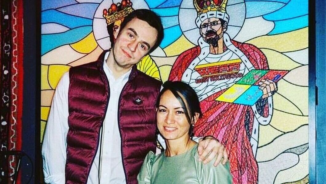     Стендап-комик Иван Абрамов пригласил гостем в свое шоу на YouTube автора «Женский стендап» Игоря Джабраилова. Во время разговора с ним владелец канала заявил, что его семья похожа на Казань.