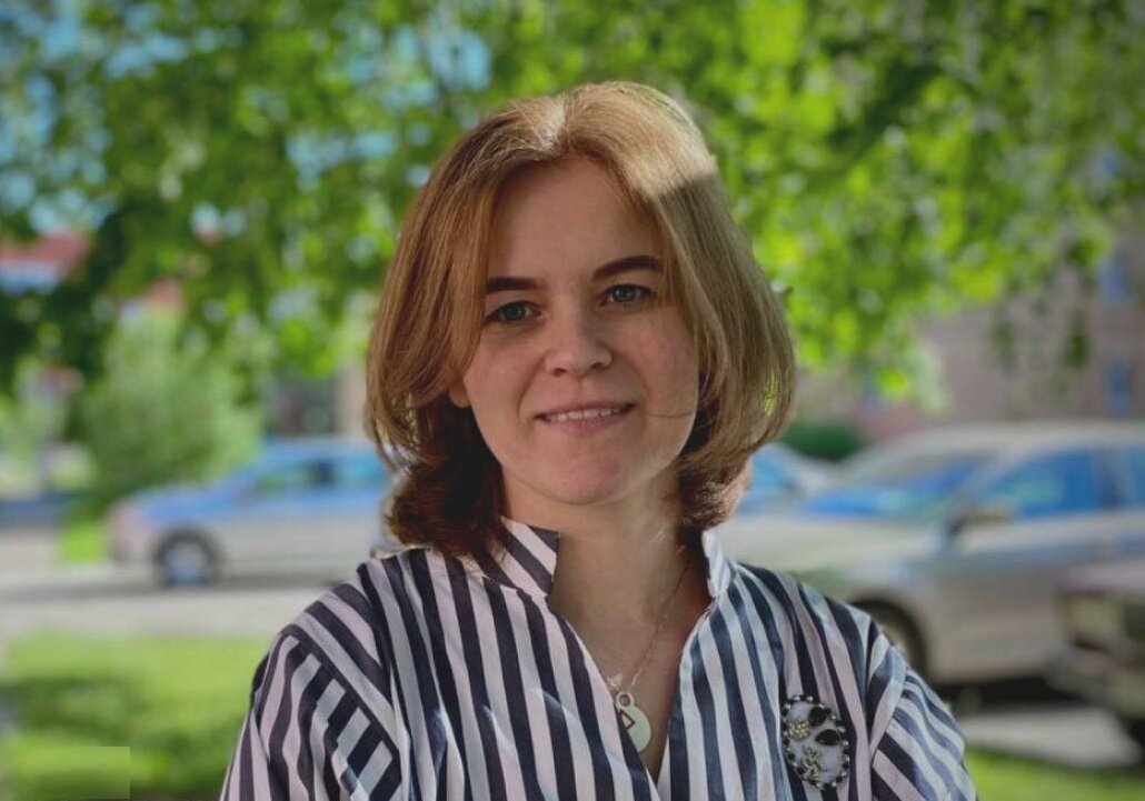 По первой профессии Анна эколог, но в настоящее время работает удаленным бухгалтером, что позволило работать из дома и уделять время семье