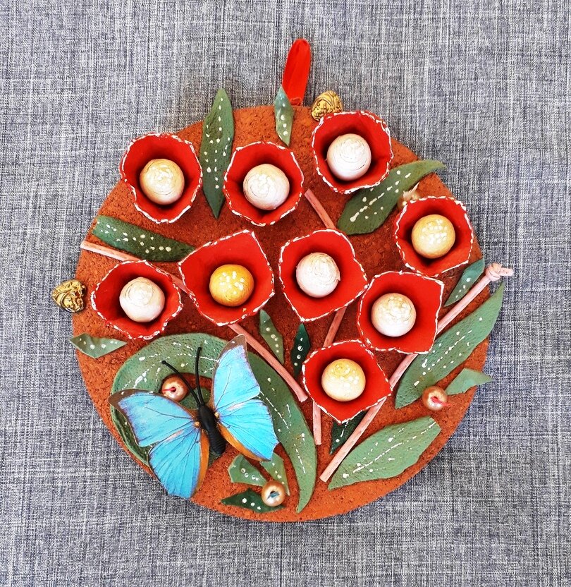 Панно. Использована картонная упаковка для яиц.