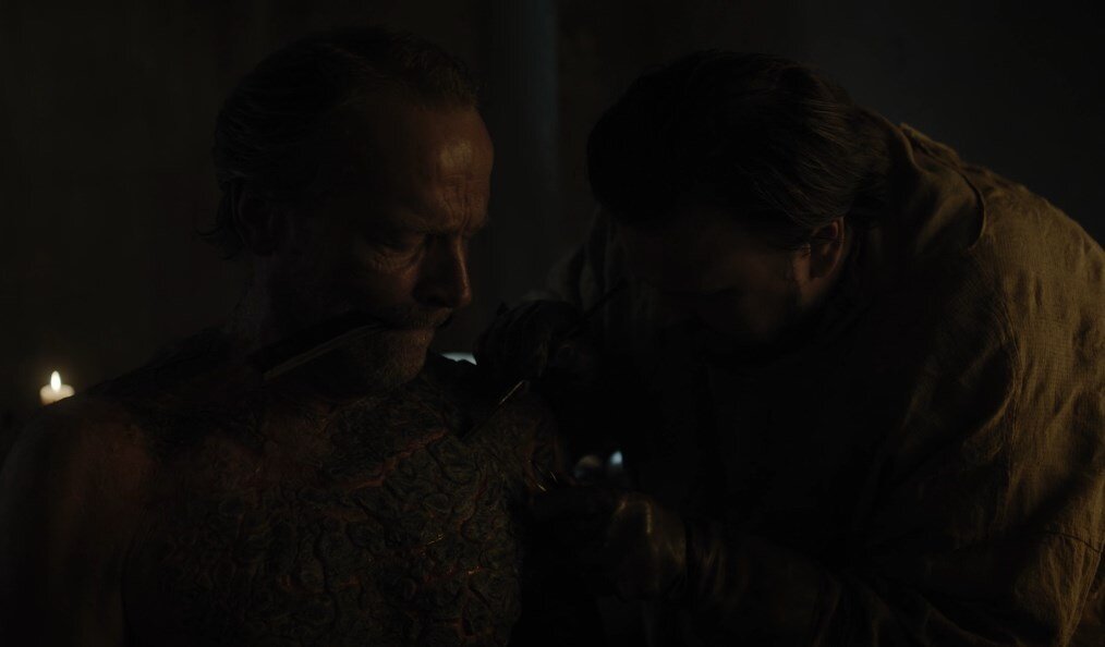 Сэму удается вылечить Джораха. (Кадр из сериала Игра Престолов, 7 сезон, 2 серия)  