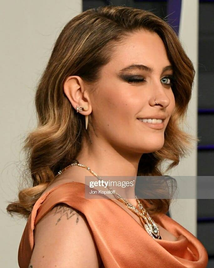  Фотография Пэрис взята с ее страницы в фейсбуке (из хроники, открытый доступ) 