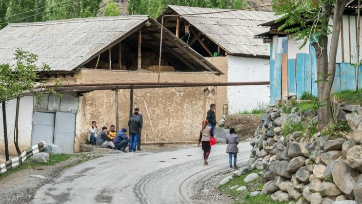 Богустан - посёлок в Бостанлыкском районе Ташкентской области Узбекистана, расположен на берегу Чарвакского водохранилища. Фото Андрея Кудряшова, 2018 г.