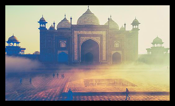 В Индии едят

ртуть?
.Действительно
это правда.Данный ритуал тесно связан с Аюрведой.     Древние целители заметили,что некоторые благородные металлы уникальным образом влияют на организм человека.И по ощущениям довольно интересно бодрит,уравновешивает внутреннее состояние,налаживает работу внутренних органов.Для этого проводится целый ритуал.Речь идёт о чистой ртути,металл который содержится в градусниках,лампах и других технических изделиях,это оксид ртути,его пары очень опасны.Ладно перейдём опять к правильному состоянию металла,при комнатной температуре он становится мягкий,можно слепить любую фигуру.