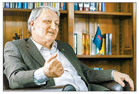 – Оно создано в ноябре 2016 года. Его отделения открыты в 63 областях и краях Российской Федерации. Задача общества – возрождение исторической памяти России от Киевской, Новгородской Руси до советского периода. Мы занимаемся тысячелетием, которое забыто, мифологизировано, оклеветано в полном смысле этого слова. Считаю, что история России – самая оболганная история в мире.