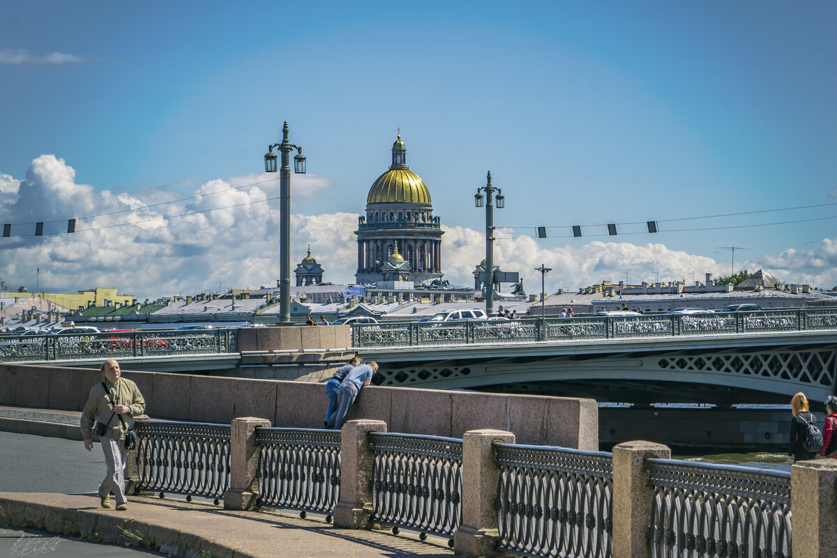 Вблизи петербурга. Благовещенский мост с набережная лейтенанта Шмидта. Благовещенский мост Исаакиевский собор. Петербург набережная Исаакиевский собор. Исаакиевский собор с набережной лейтенанта Шмидта.