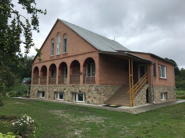 Мы остановились в этом уютном корпусе, одном из четырех в санатории.