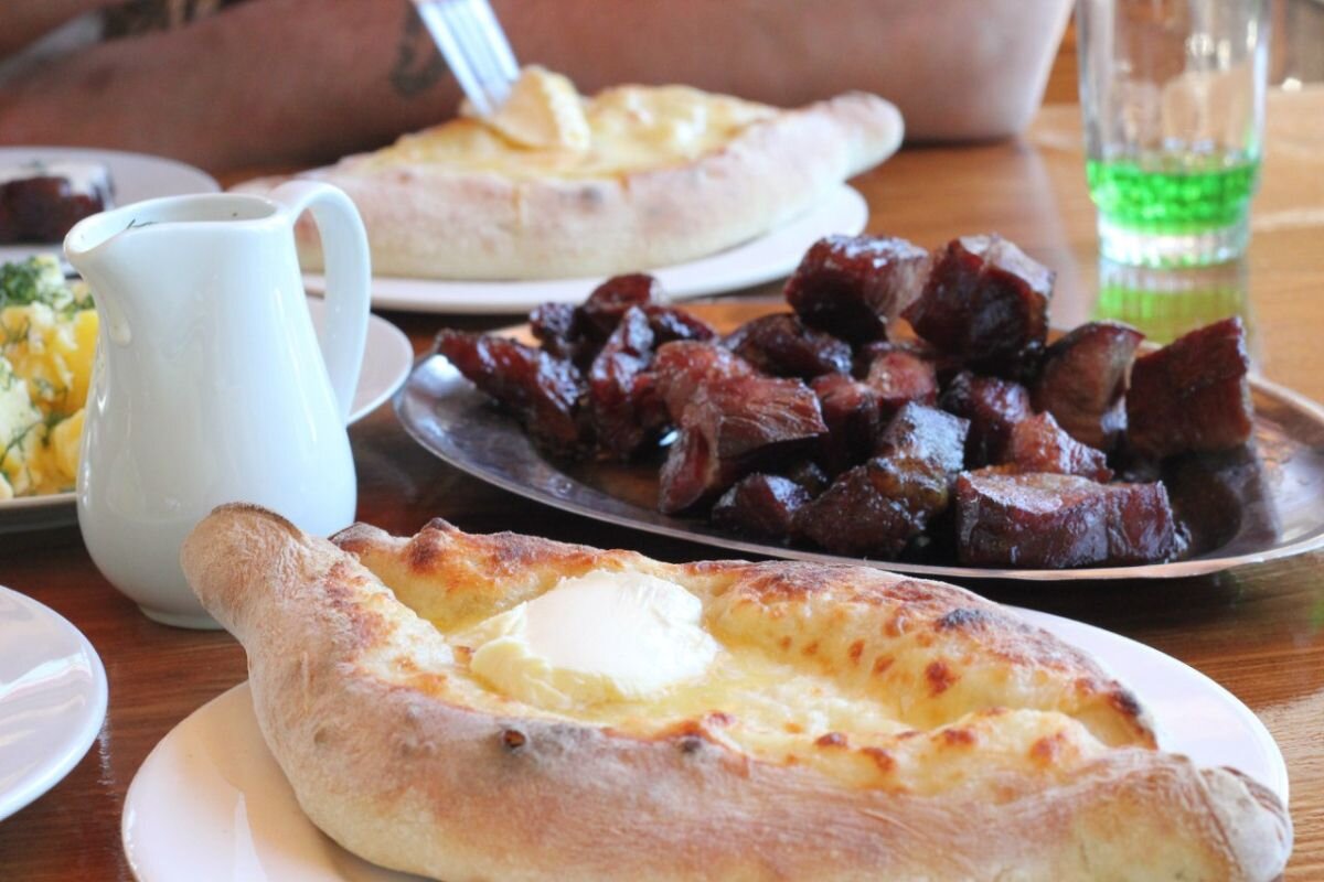 Добрый день по абхазски. Мамалыга в абхазии. Добрый день по абхазски. Добрый день по абхазски. Абхазское застолье в селе дурипш.