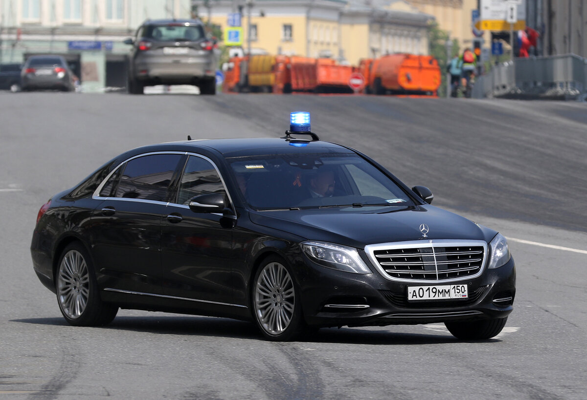 Московский регион автомобиля. Кортеж Андрея Воробьева. Genesis g90 с мигалкой. Genesis g90 long с мигалками. Кортеж Майбах.