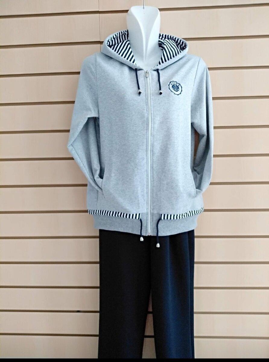 Костюм, что приобрела женщина