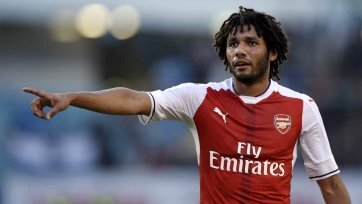 Фото: arsenal.comПо признанию испанского специалиста, защитнику Шкодрану Мустафии полузащитнику Мохамеду Эль-Ненни (на фото) необходимо найти себе новые клубы до конца текущего летнего трансферного окна.
