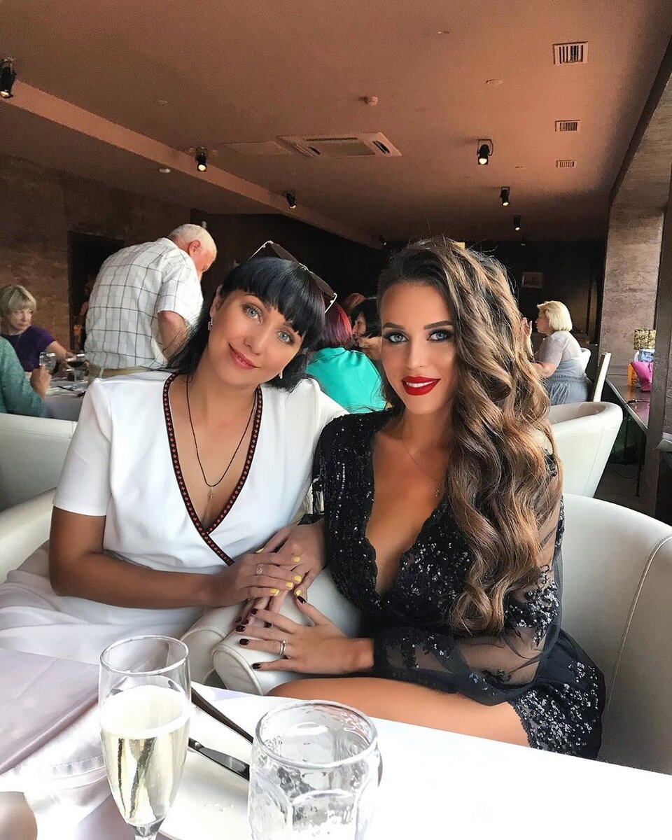 Таня познакомила аудиторию с родной сестрой
Фото: "Инстаграм"