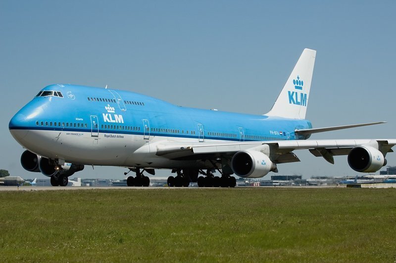 Огромный Боинг 747 авиакомпании KLM. Такой же самолет выполнял рейс и у Pan American