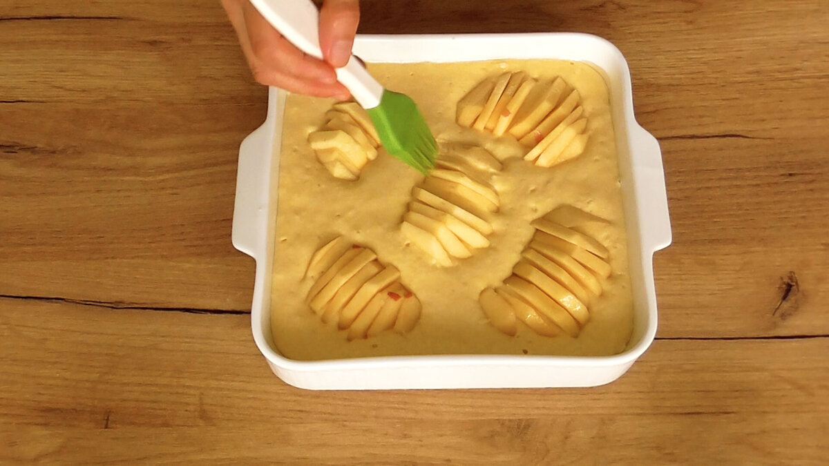 Кукурузный манник с яблоками