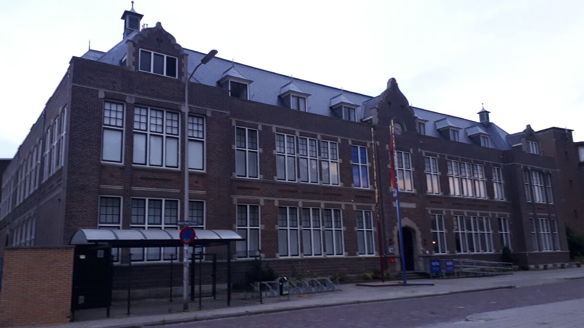 Бывшее здание мануфактуры Сторка