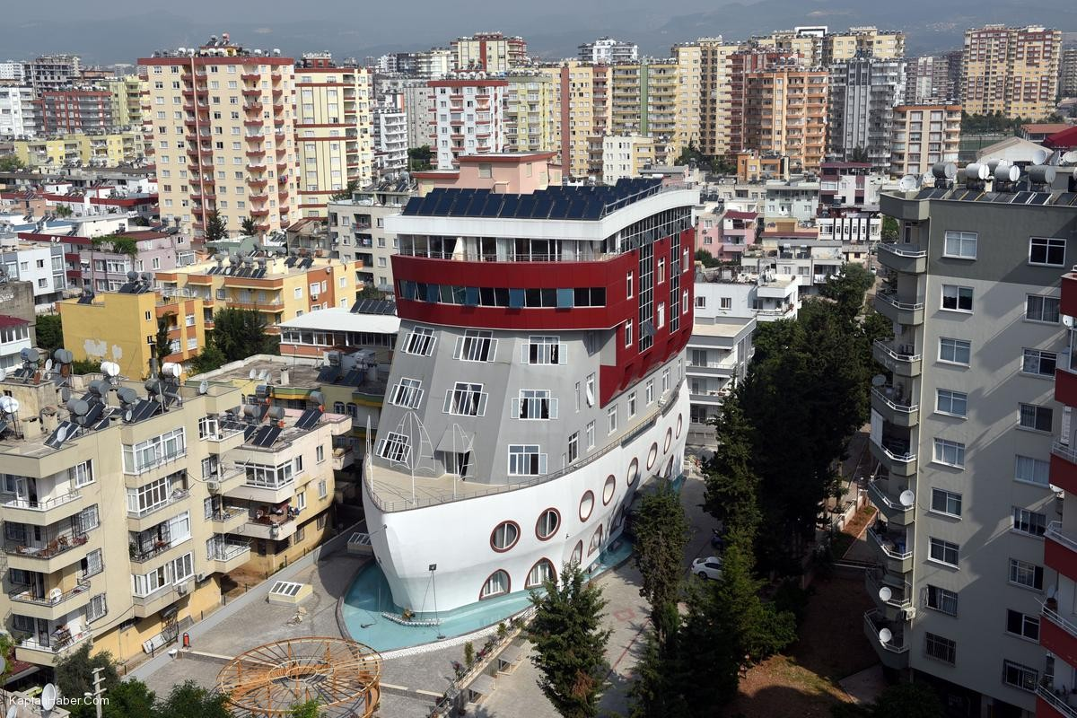 Бочки на крышах домов в турции