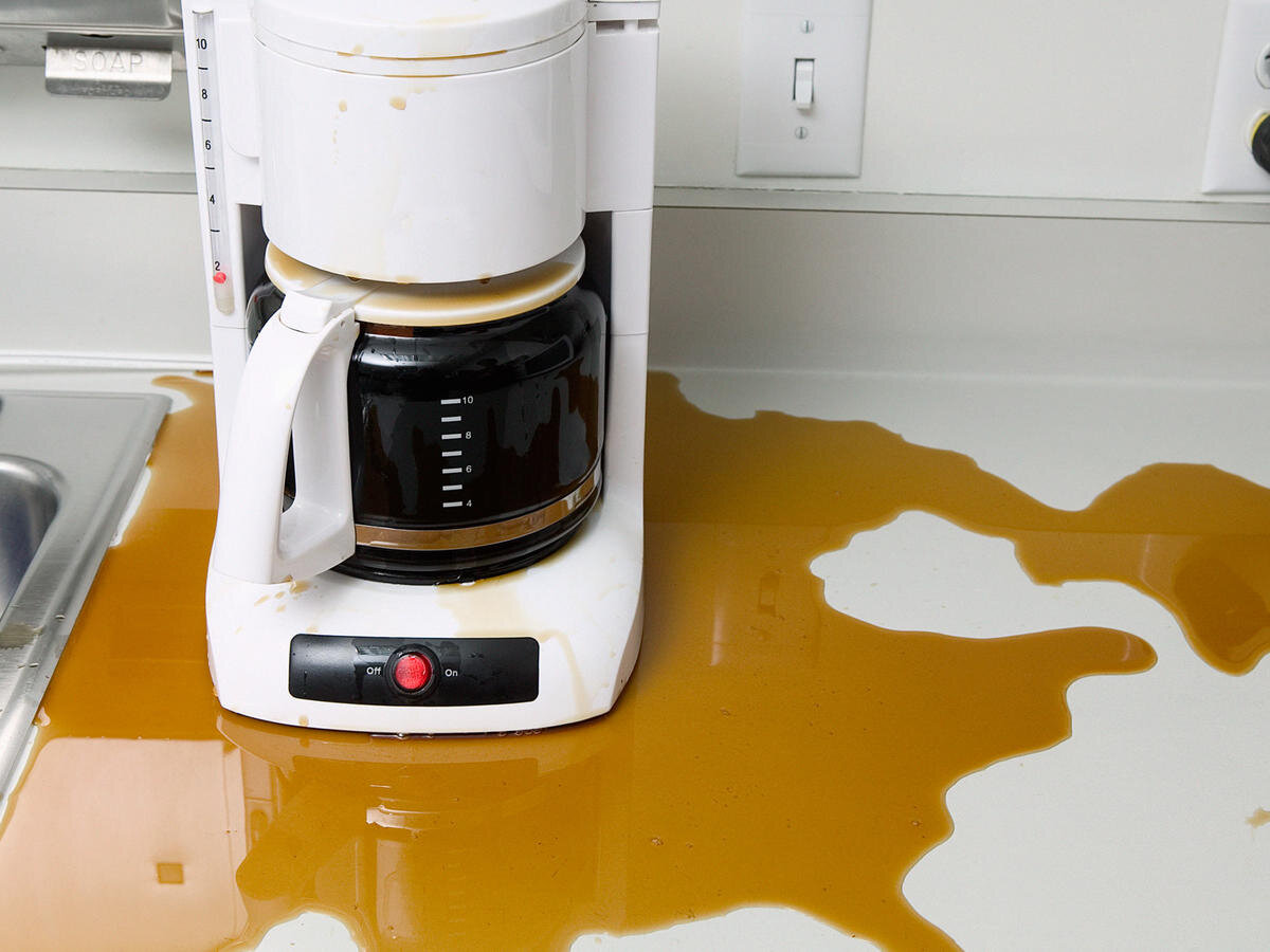 Забилась кофеварка. Забилась кофеварка. Ручка для гейзерной кофеварки. Кофемашина засорилась. Чистка кофеварки delonghi.